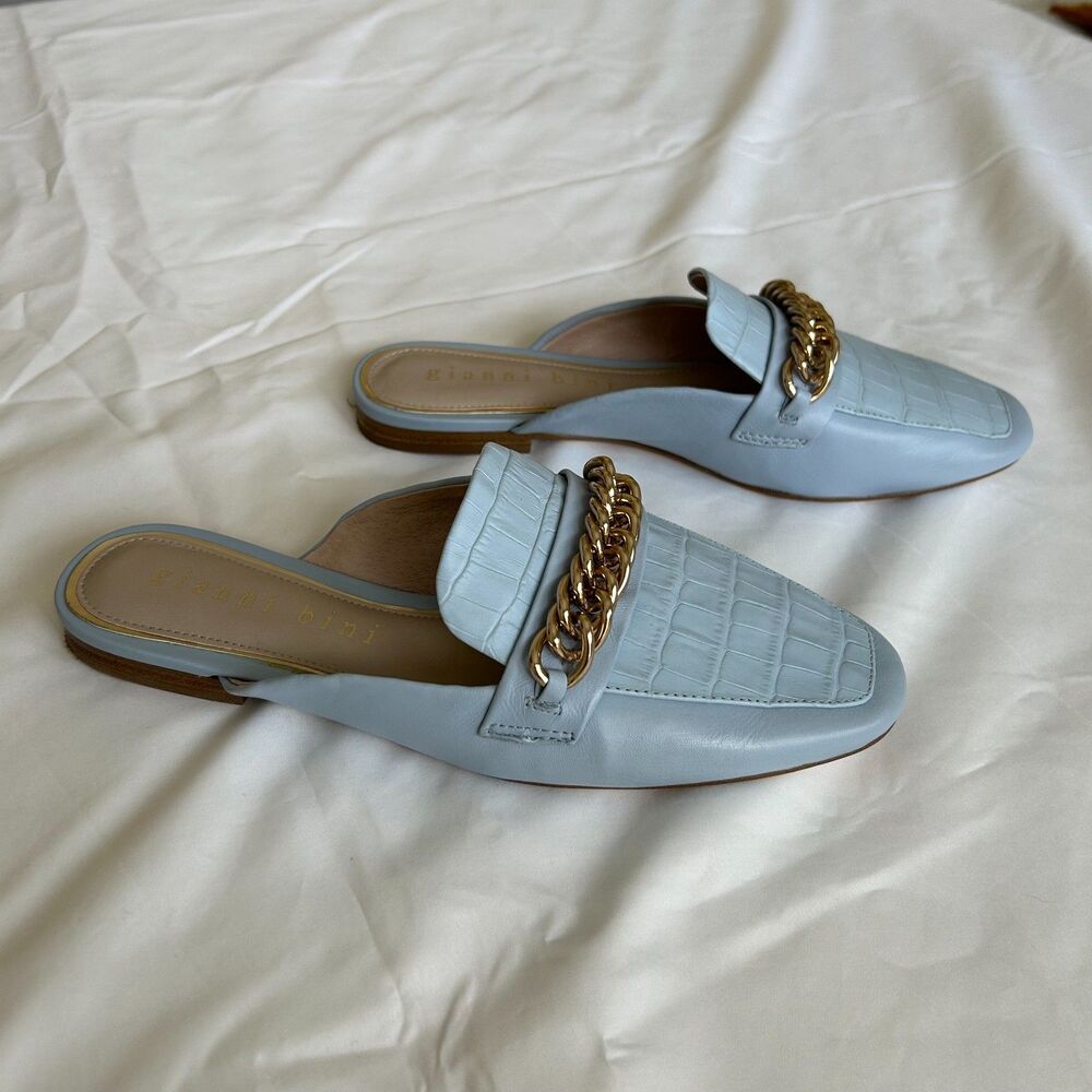 Gianni Bini Women's Light Blue Croc-Embossed Gold Chain Mules Size 8.5M - Picture 2 of 6